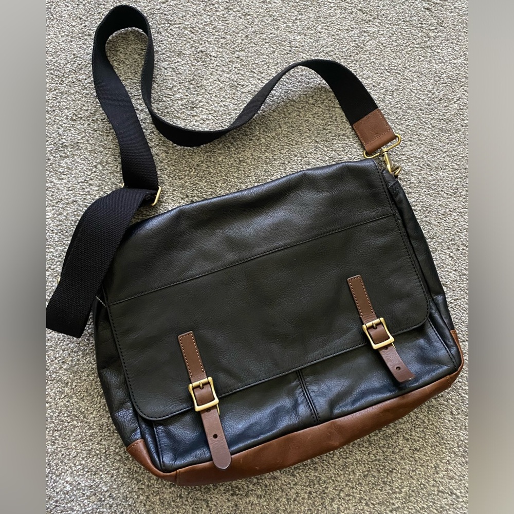 Fossil Classic Black Genuine Leather Messenger Bag with Brown Trim